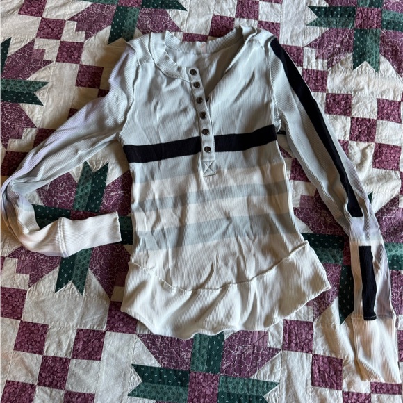 Free People/ Movement/ we the free Lot - 4 - Picture 2 of 8